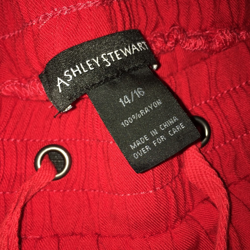Red Pants - Picture 4 of 5